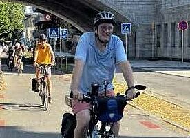 Radfahrende auf dem Weg zum Stadtteilgruppen-Treffen